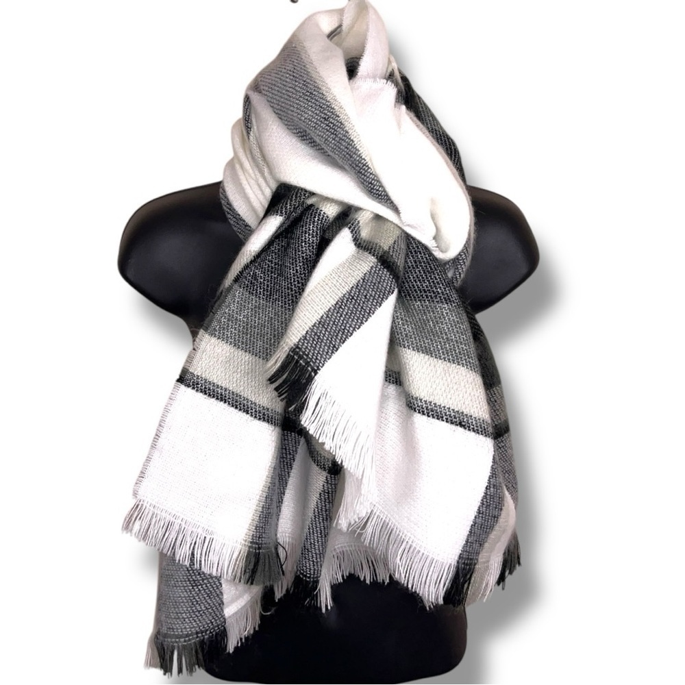 Black White Plaid Scarf Wrap Knit Preppy Academia Tartan Cozy Fringe Accent